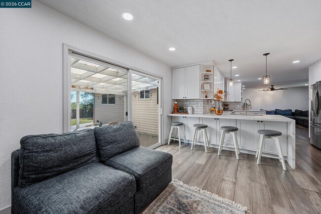 Building Photo - 1208 Roseann Dr