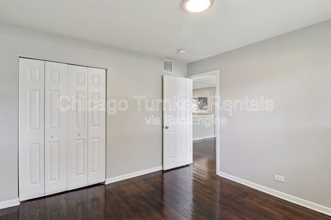 Building Photo - 16538 Park Ave