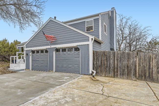 Building Photo - 11032 Brownstone Dr