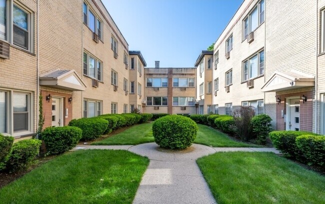 Primary Photo - 2005 W Touhy Ave