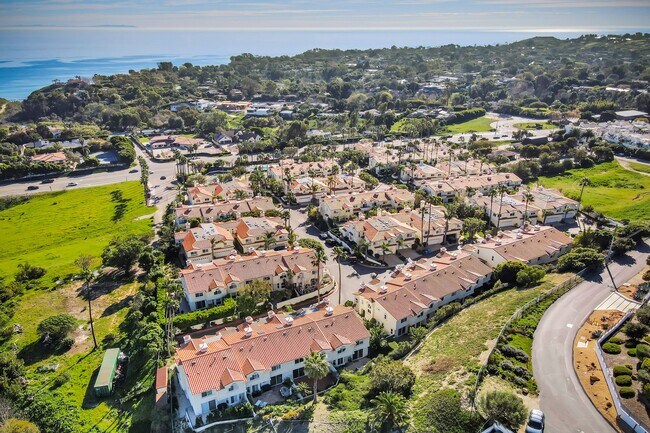 Building Photo - 6463 Zuma View Pl