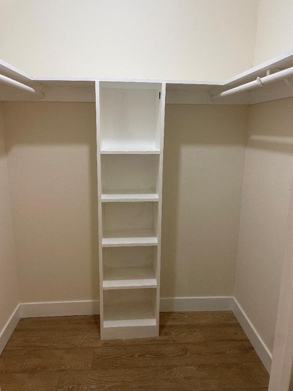 Building Photo - 675 Sharon Park Dr