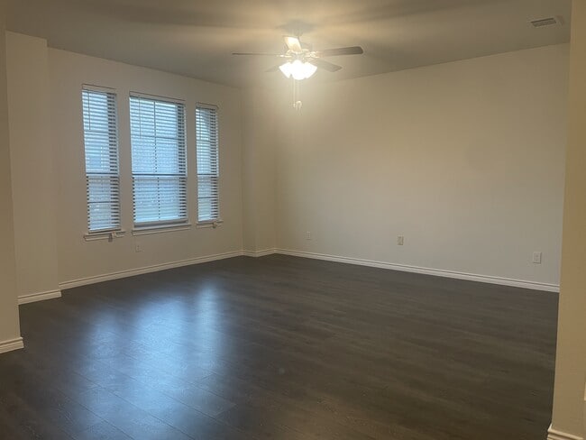 Building Photo - 2021 Crooked Bow Dr