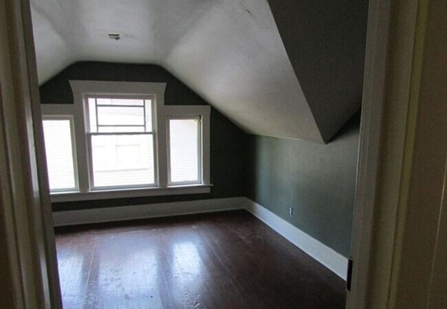 Building Photo - Beautiful 4-Bedroom Home in the Heart of Wallingford