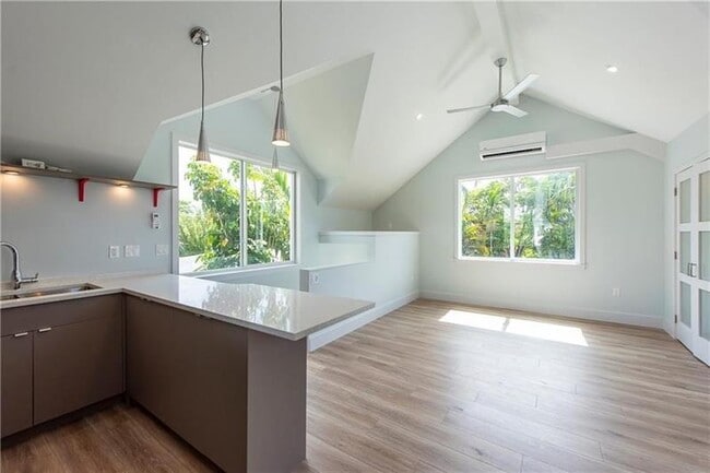 Building Photo - 824 NE 17th Way