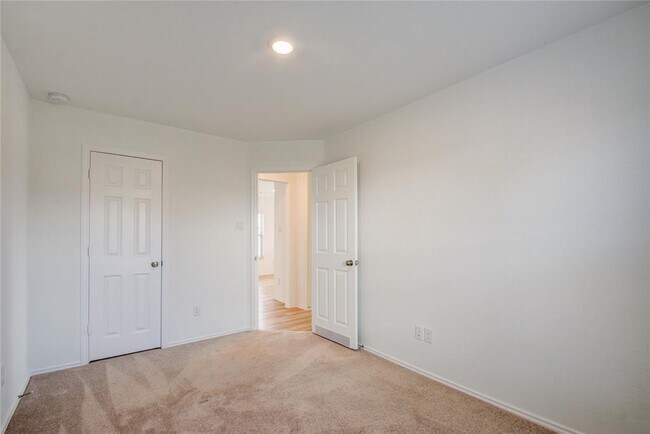 Building Photo - 5200 Elrington Vly Ln