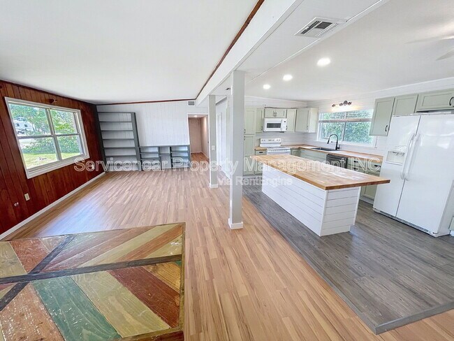 Building Photo - 4722 Harris Ave