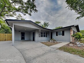 Building Photo - 6705 Gaspar Cir E
