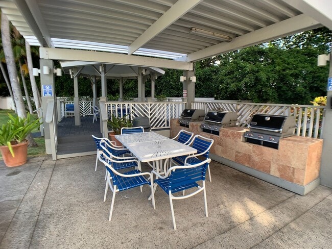 Building Photo - $2800, 2BR/1BA/2PKG, Crosspointe (Aiea/Hon...