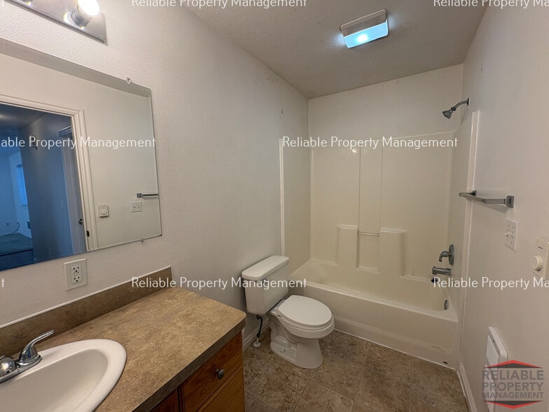 Building Photo - 3713 Deloy Dr