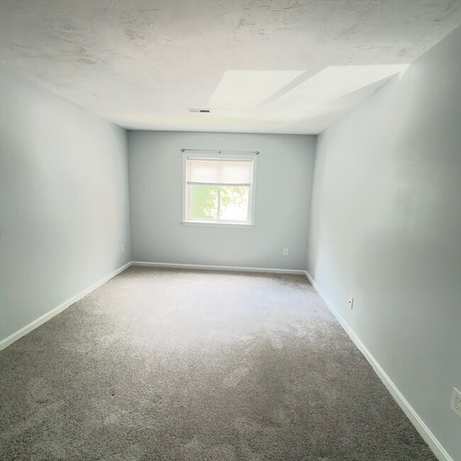 Building Photo - 44 Maria Ave