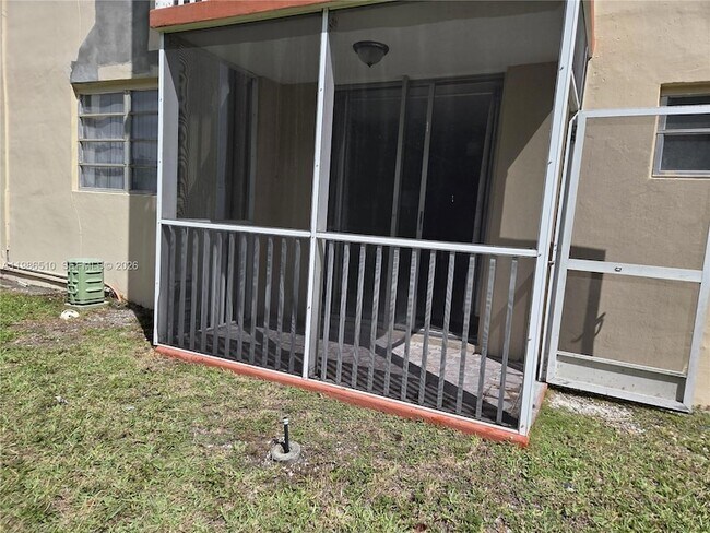 Building Photo - 1700 NE 191st St