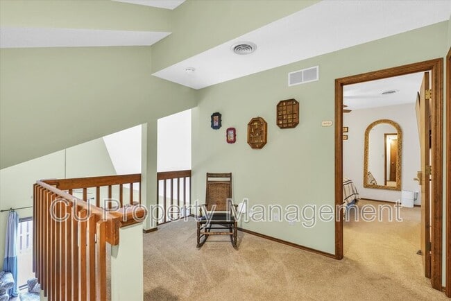 Building Photo - 1 Lyndhurst Village Ct