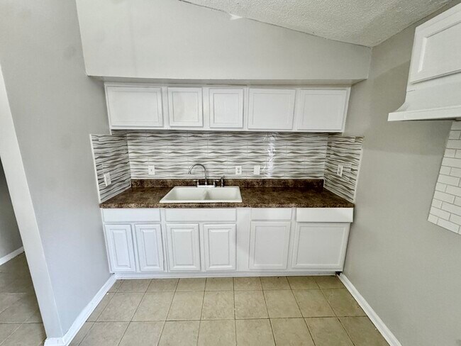 Building Photo - 3141 Arrendale St