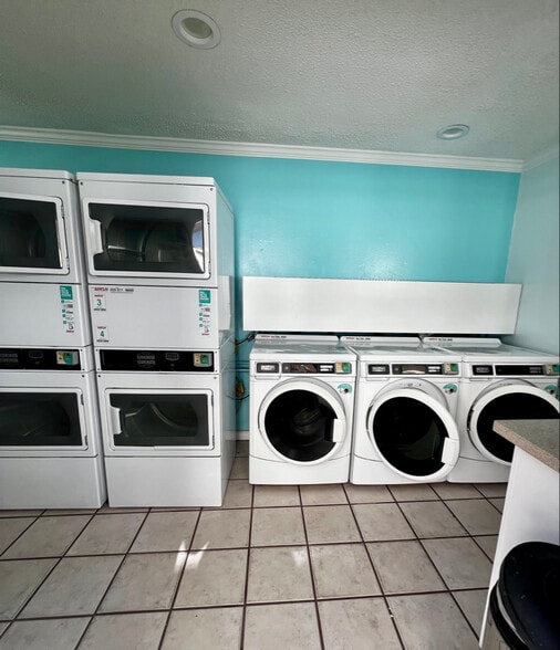 Building Photo - 2435 W 227th St