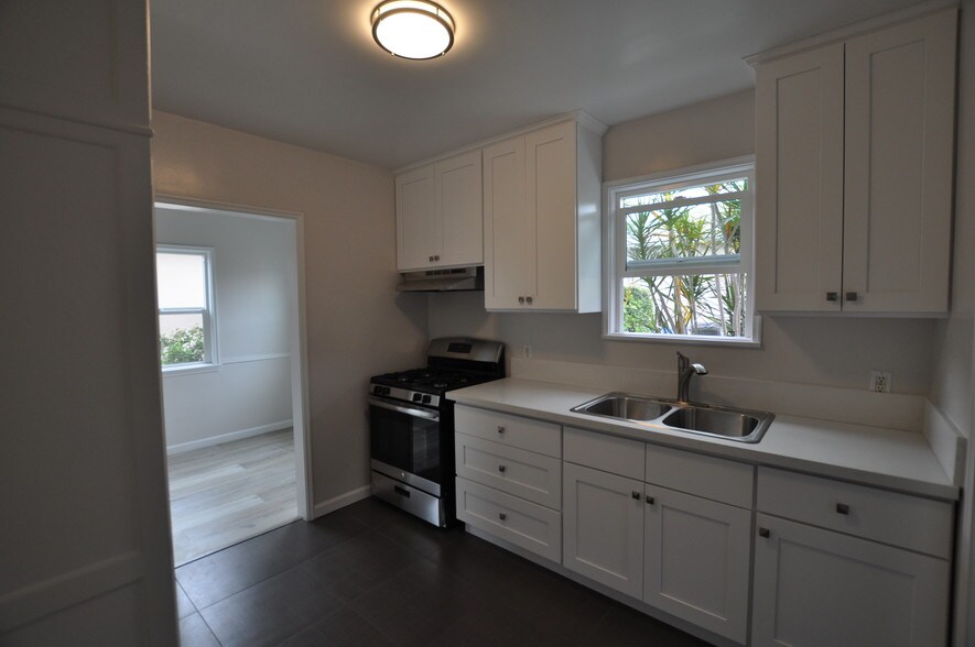 Building Photo - 414 N Glenwood Pl