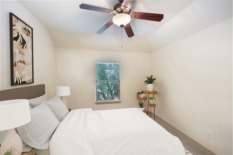Building Photo - Sophisticated M Streets - Vickery Place home with oversized yard