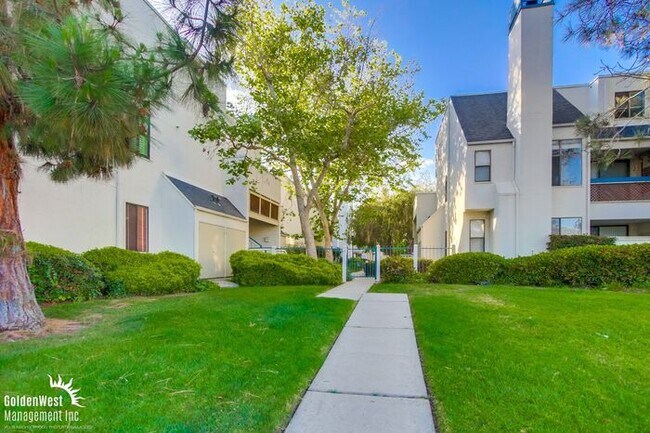 Building Photo - Updated 2Bdm 2Ba Condo in the Creekwood at River Run Community