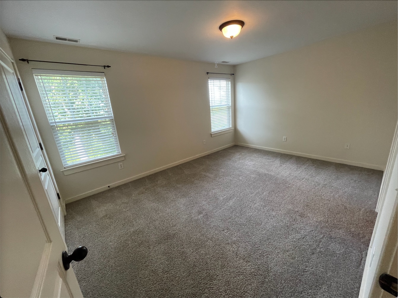 Bed2 - 2364 Zermatt Ave