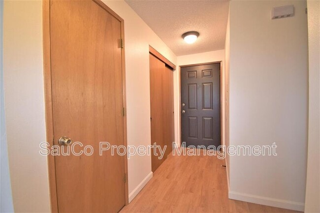 Building Photo - 9964 SW Trapper Terrace