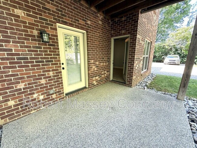 Building Photo - 100 Beckley Ridge Ln