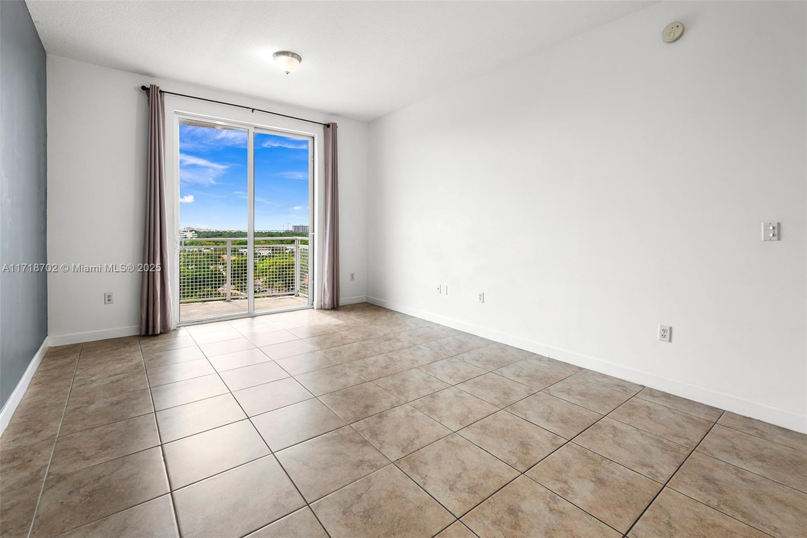 Building Photo - 2600 SW 27th Ave