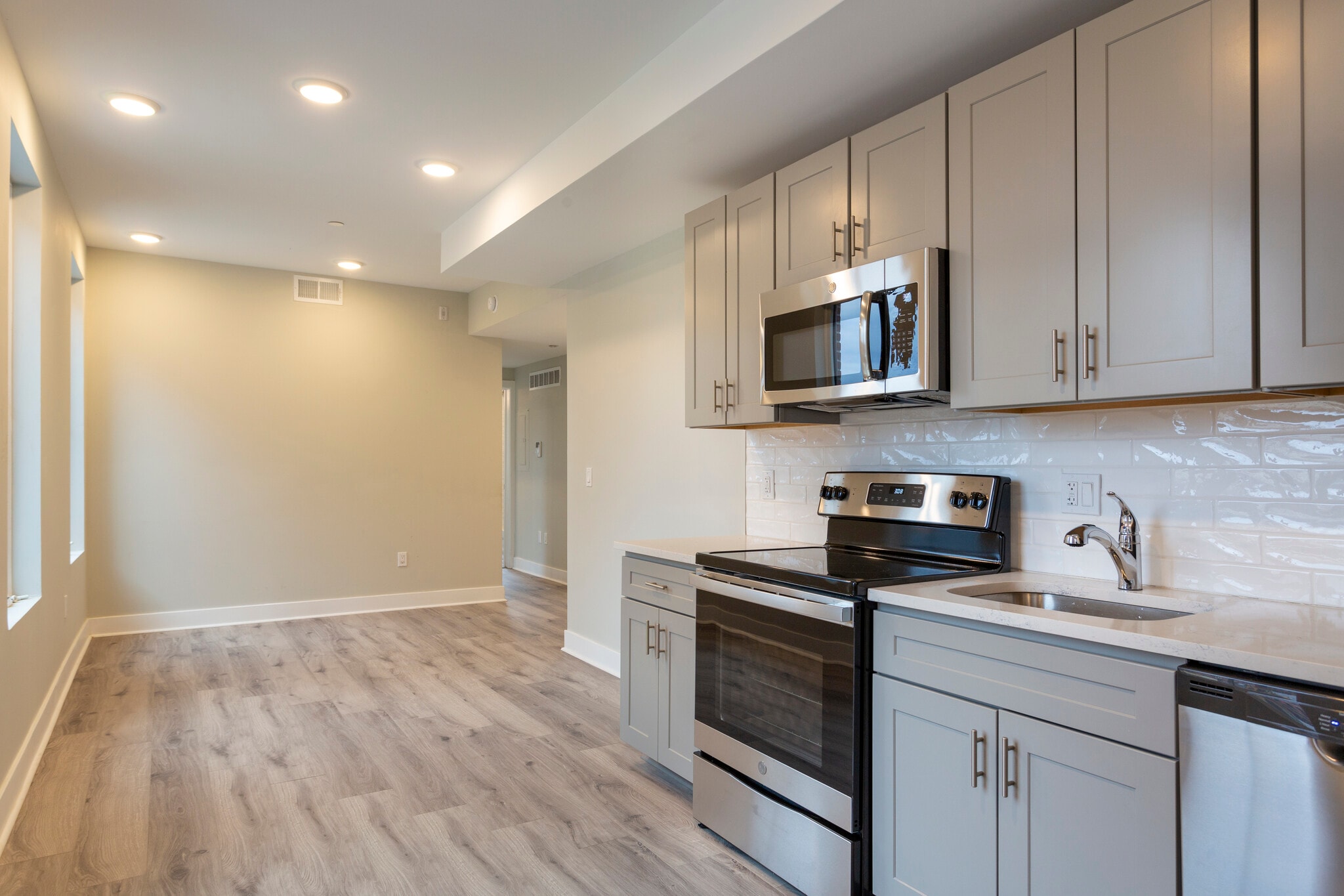 Building Photo - 200 South St