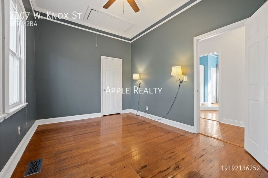 Building Photo - 2107 W Knox St