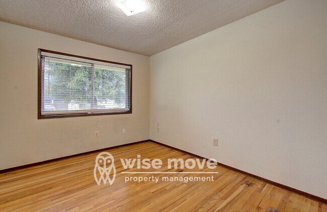 Building Photo - Mid-Mod on Missoula- Big Backyard!