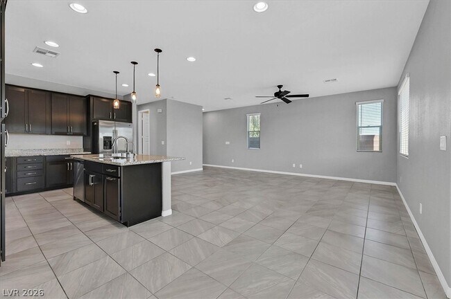 Building Photo - 4405 Frias Fls Ave