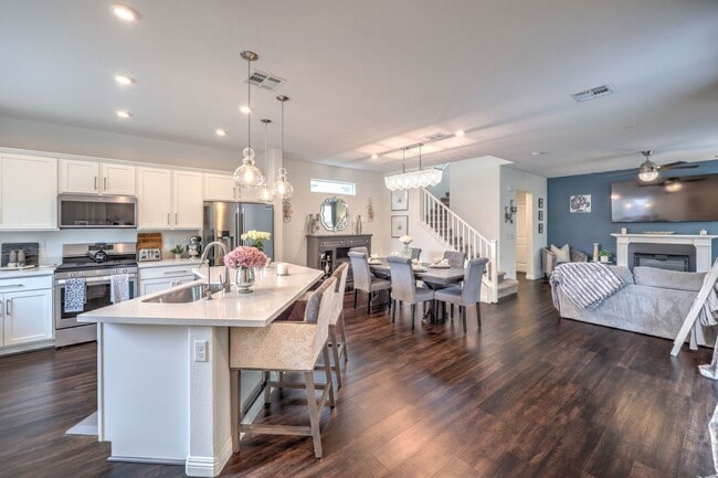 Building Photo - Stunning Skye Canyon Home in gated community with Loft & Upgrades