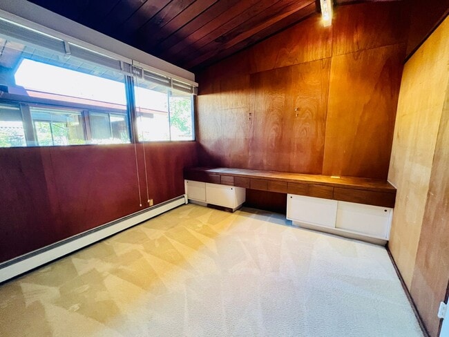 Building Photo - Stunning 4 Bed 2 Bath Eichler near Midtown...