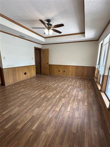 Building Photo - 132 Meadowglen Cir