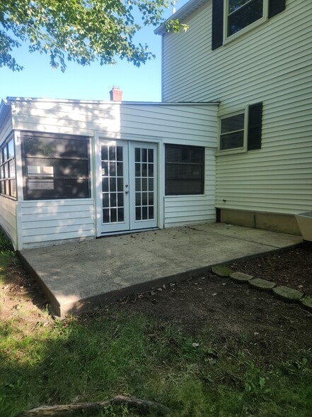 Building Photo - 662 Parmentier Rd