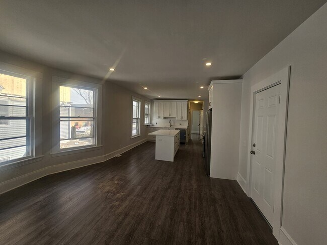 Building Photo - Fairfield Ave