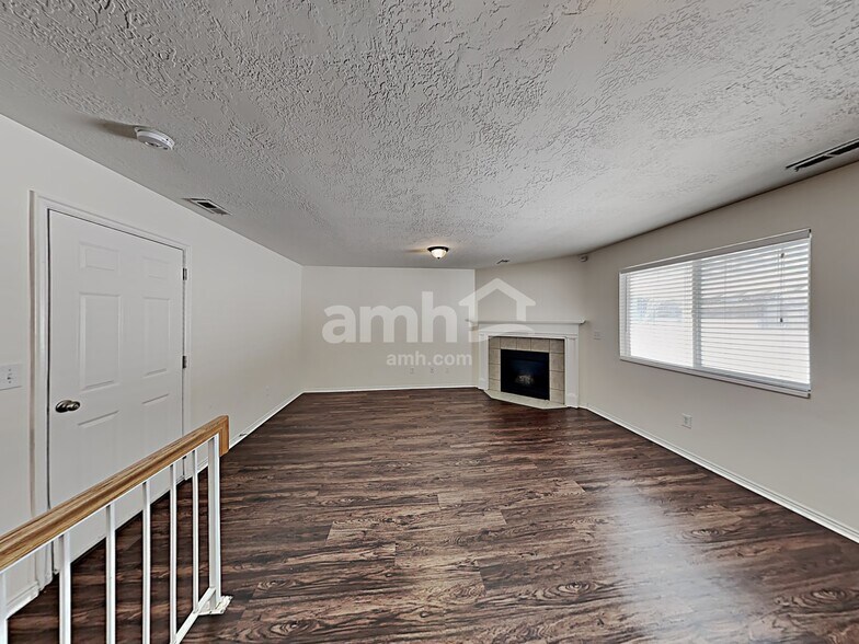 Building Photo - 368 W 13165 S