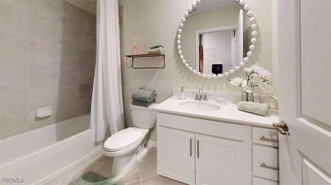 Building Photo - 15275 Grn Acrs Ave