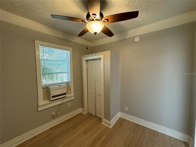 Building Photo - 7306 Earlwood Ave