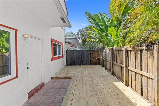 Building Photo - 5410 SW 43rd Terrace