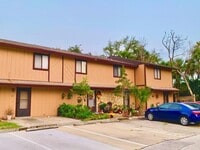 Building Photo - 37 Village Dr