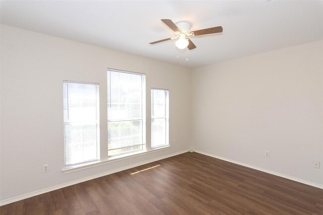 Building Photo - 2321 Friarcreek Loop