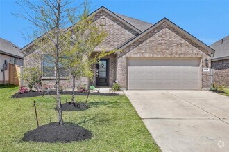 Building Photo - 3025 Pampaneria Dr