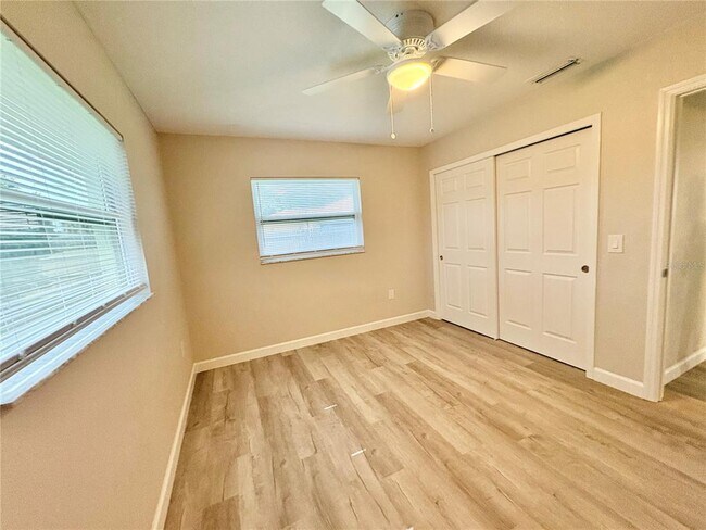 Building Photo - 3126 Shamrock Dr