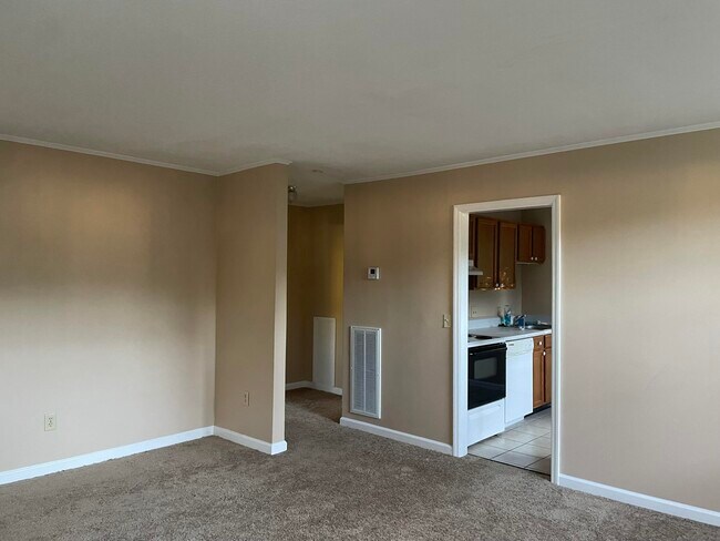 Building Photo - 847 Westover Dr