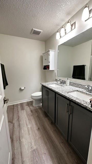 Building Photo - 710 Stoney Pointe Cir