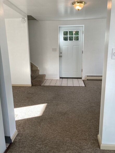 Family Room to Front Door - 816 14th Ave
