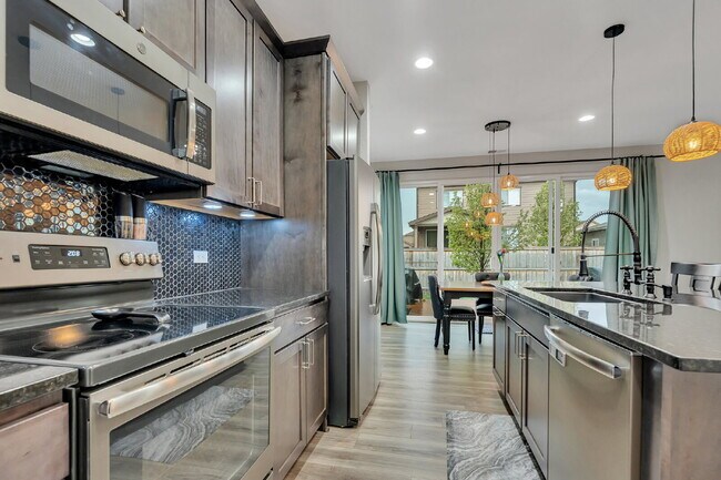 Building Photo - Newer Build 3 Bedroom Home In a Beautiful Neighborhood!