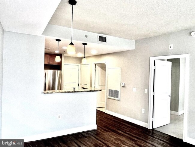 Building Photo - 3600 S Glebe Rd