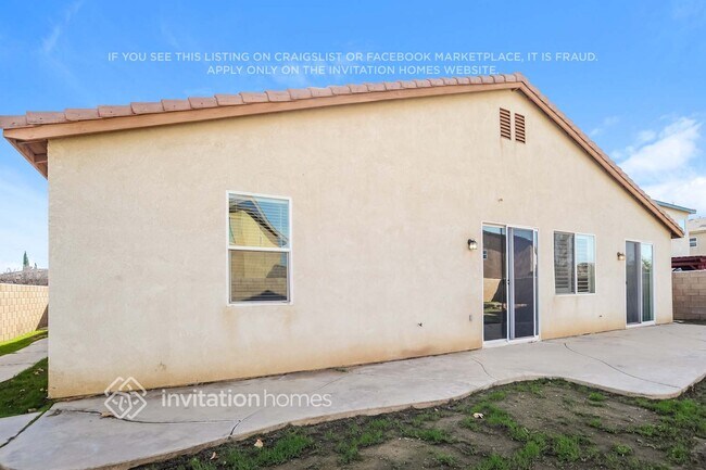 Building Photo - 5815 W Ave J 12