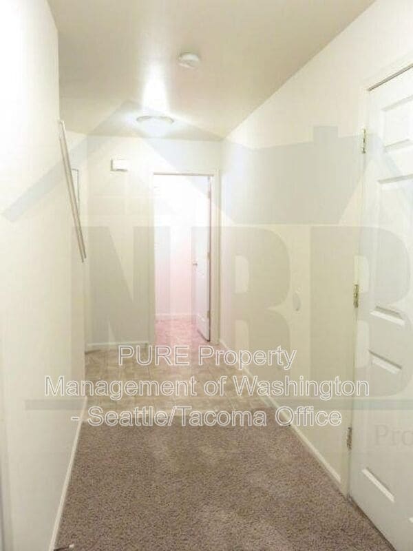 Building Photo - 4045 S Warner St